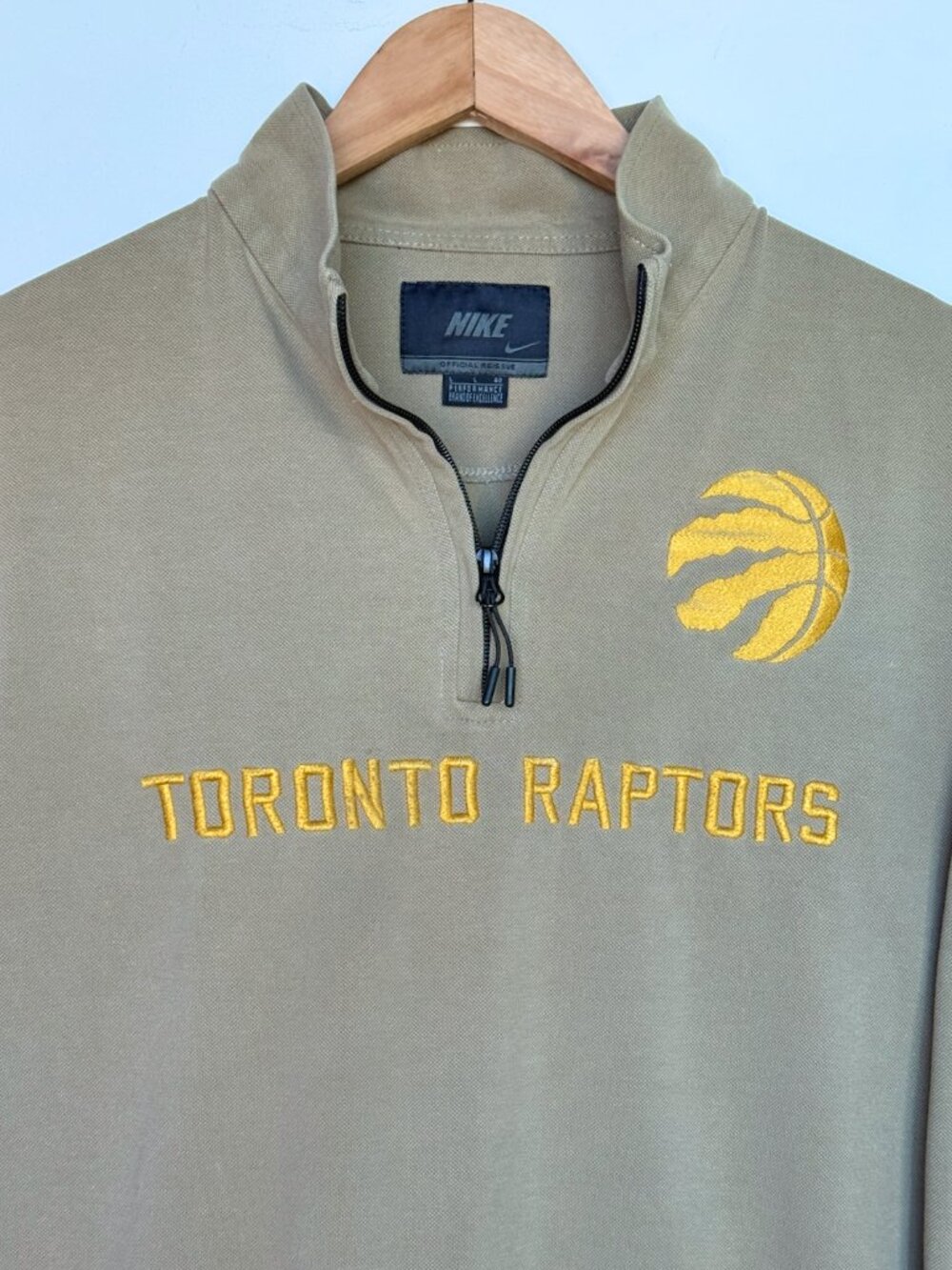 Nike x NBA Toronto Raptors Official Reissue 1/4 Zip Pullover Khaki/Gold - Large - Picture 3 of 7